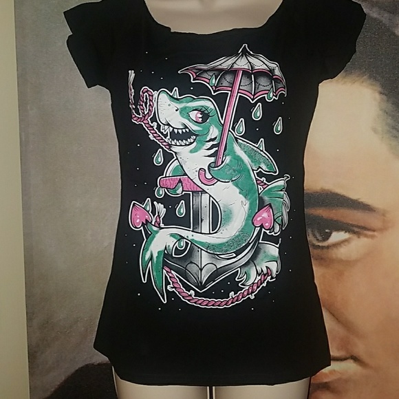 Too Fast Fiona Fin Shark on Anchor Holding Umbrella Top Heart Shape Cutout Back - Picture 2 of 8